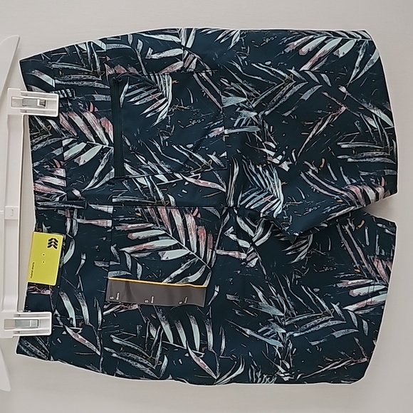 Men's Shorts - Picture 2 of 6